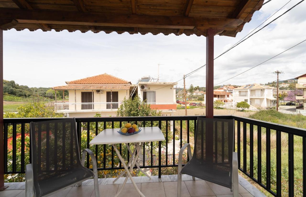 Tsimiklis Apartments 菲尼孔塔 外观 照片