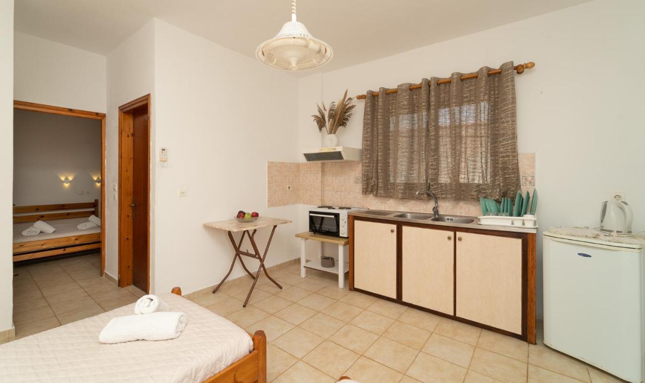 Tsimiklis Apartments 菲尼孔塔 外观 照片