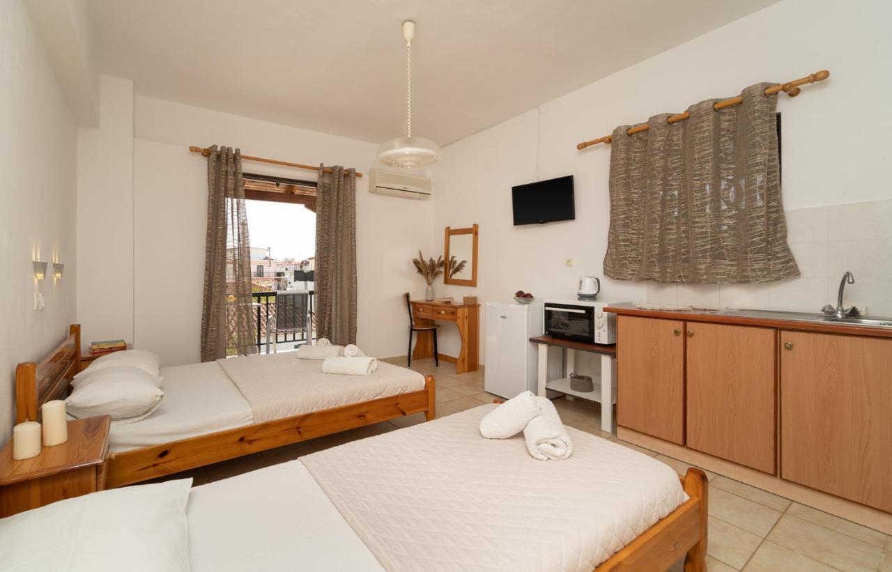 Tsimiklis Apartments 菲尼孔塔 外观 照片