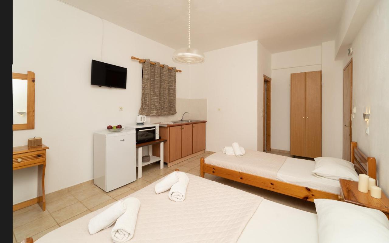 Tsimiklis Apartments 菲尼孔塔 外观 照片