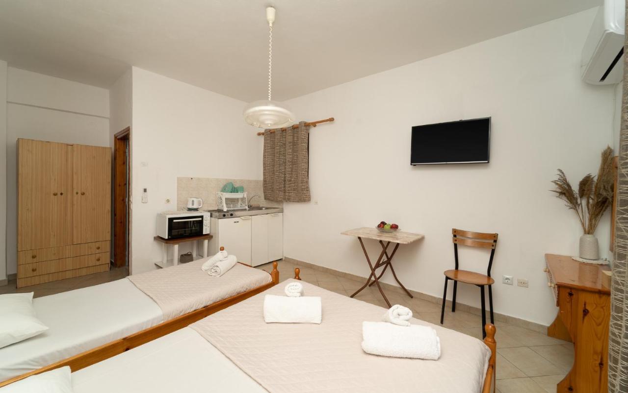 Tsimiklis Apartments 菲尼孔塔 外观 照片