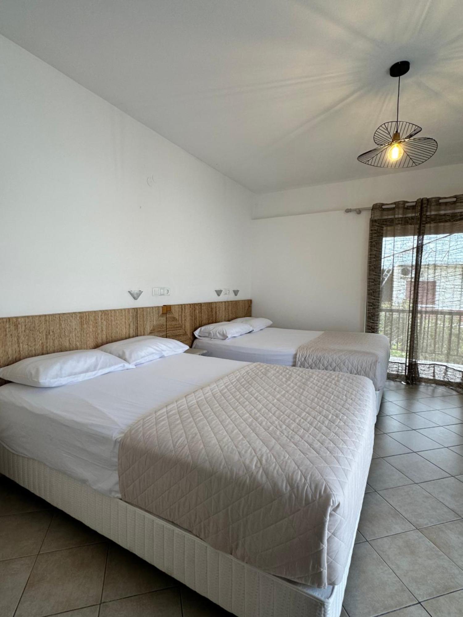 Tsimiklis Apartments 菲尼孔塔 外观 照片
